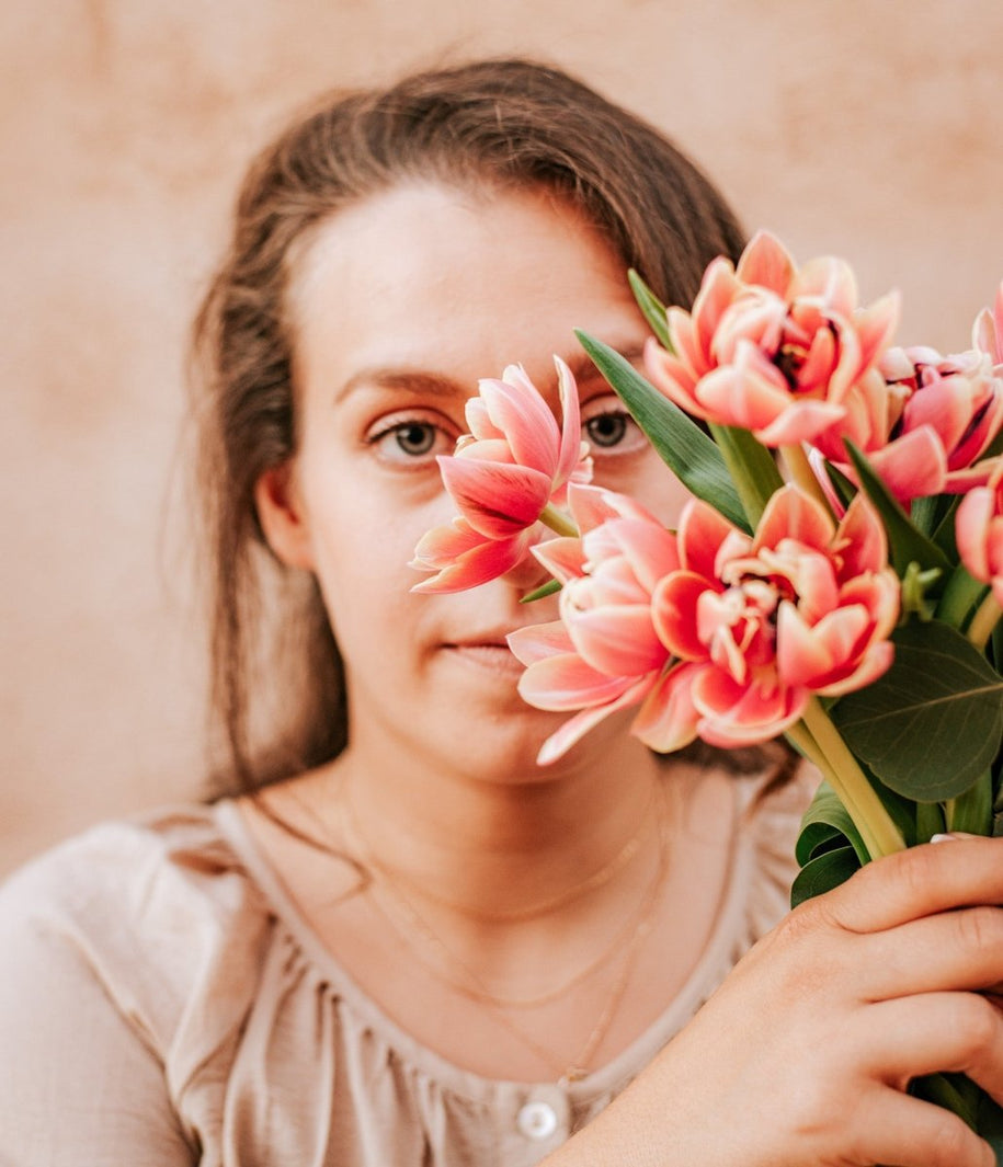 6 Flower tips para cuidar tus flores en casa. - las olivas